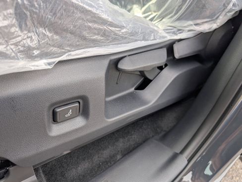 New 2025 Toyota Tacoma SR5 image 11