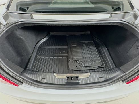 Used 2017 Jaguar XJ R-Sport image 28