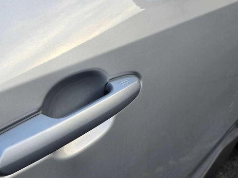 Used 2019 Toyota RAV4 XLE image 12