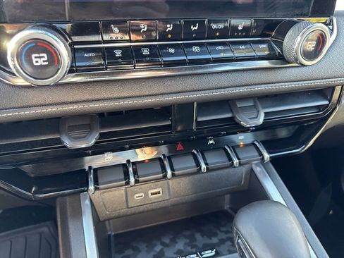 Used 2023 Chevrolet Colorado LT w/ LT Convenience Package III image 21