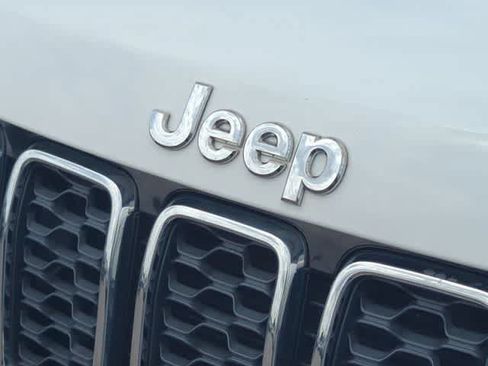Certified 2020 Jeep Grand Cherokee Limited AWD/4WD image 12