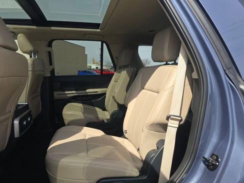 Used 2023 Ford Expedition XLT image 13