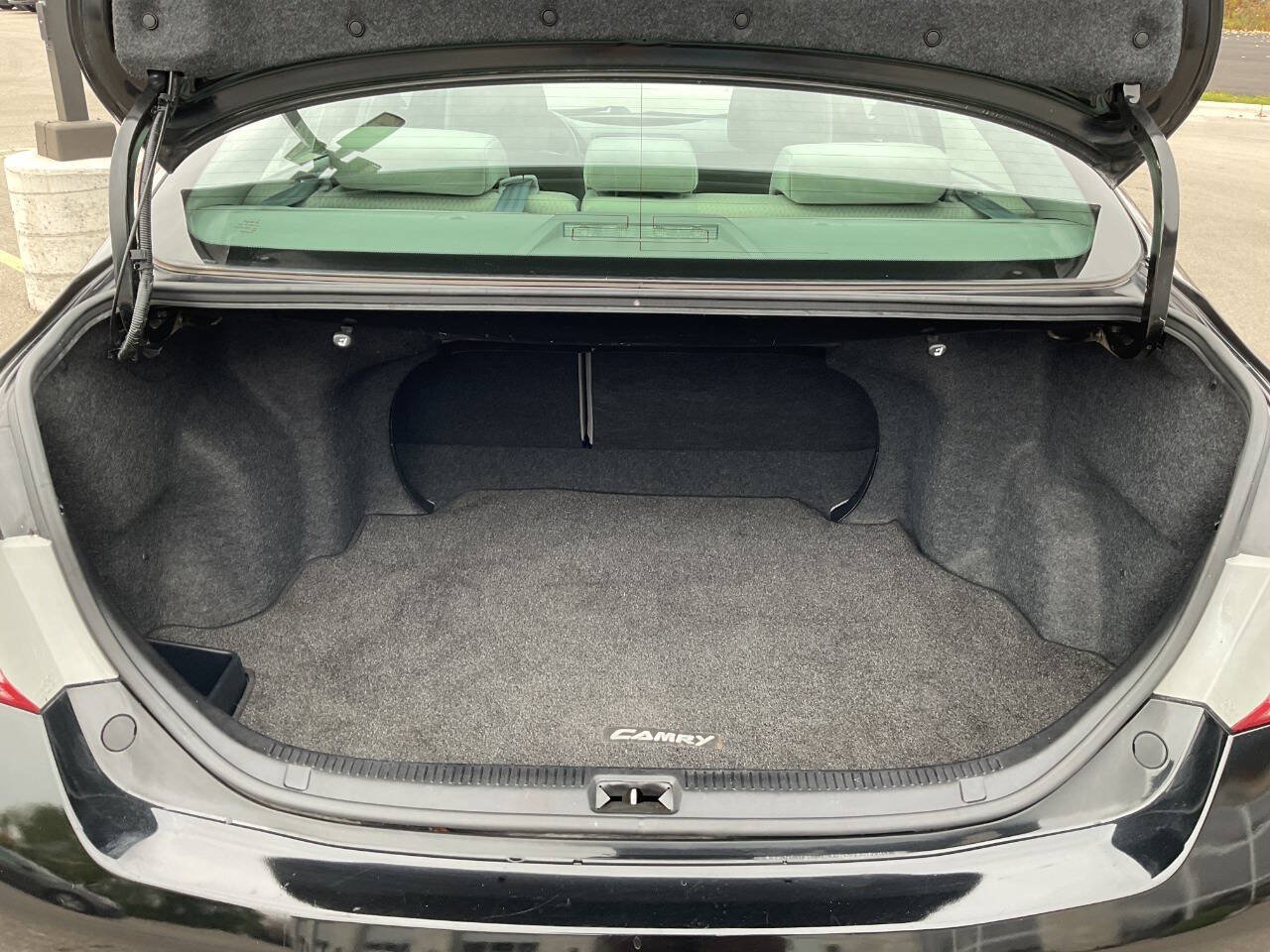 Used 2011 Toyota Camry LE FWD image 28