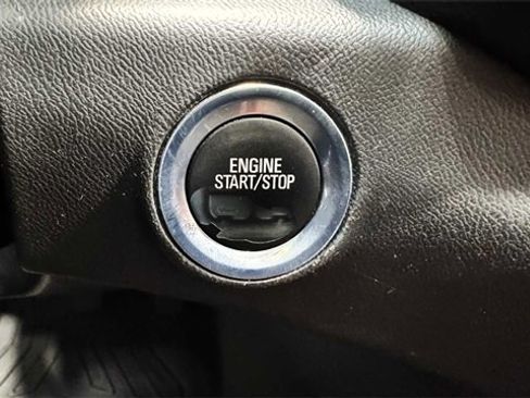 Used 2018 GMC Terrain SLE image 17