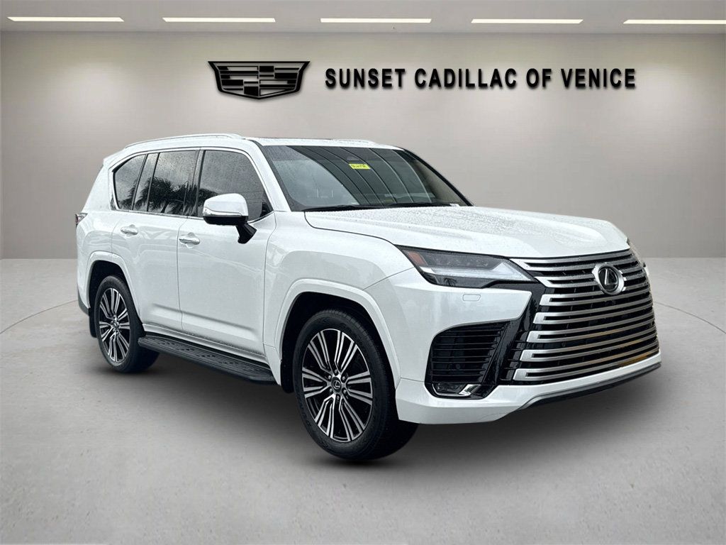 Used 2025 Lexus LX 600 4WD w/ Luxury Package image 1