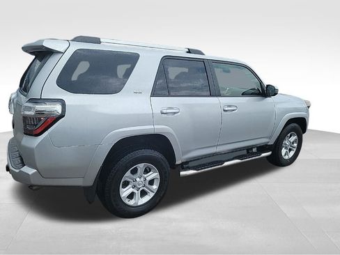Used 2020 Toyota 4Runner SR5 AWD/4WD image 14