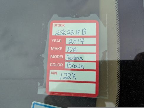 Used 2017 Kia Sedona LX w/ LX Essentials Premium Package image 10