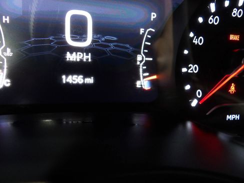 Used 2024 Jeep Compass Latitude AWD/4WD image 22