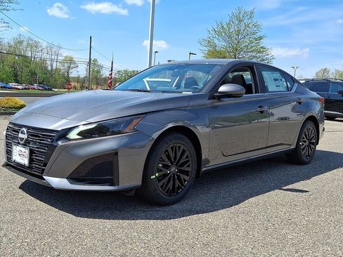 New 2026 Nissan Altima 2.5 SV w/ SV Special Edition Package AWD/4WD image 3