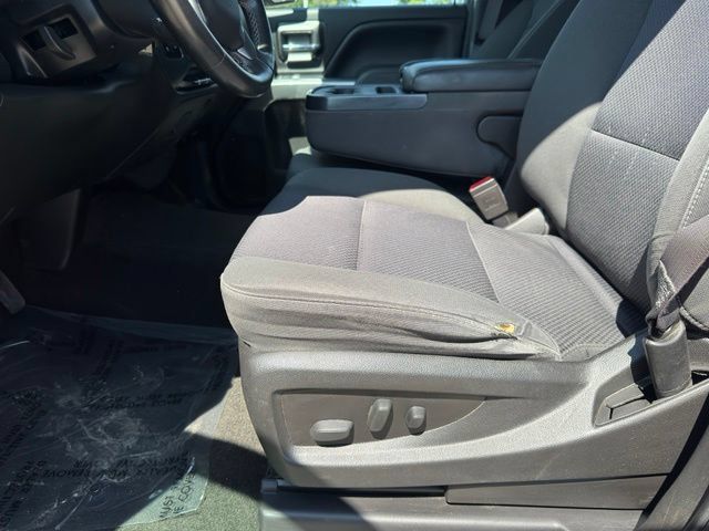 Used 2017 Chevrolet Silverado 1500 LT w/ All Star Edition AWD/4WD image 5