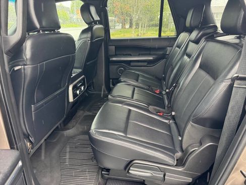 Used 2019 Ford Expedition Max XLT w/ Equipment Group 201A AWD/4WD image 12