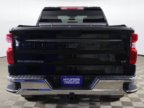 Used 2024 Chevrolet Silverado 1500 LT AWD/4WD image 8