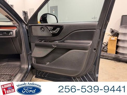 Used 2022 Lincoln Aviator Reserve w/ Elements Package Plus image 30