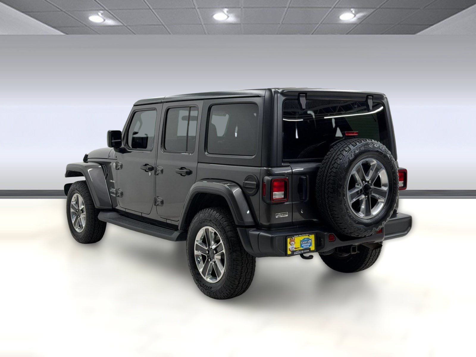 Used 2019 Jeep Wrangler Unlimited Sahara w/ Cold Weather Group AWD/4WD image 2