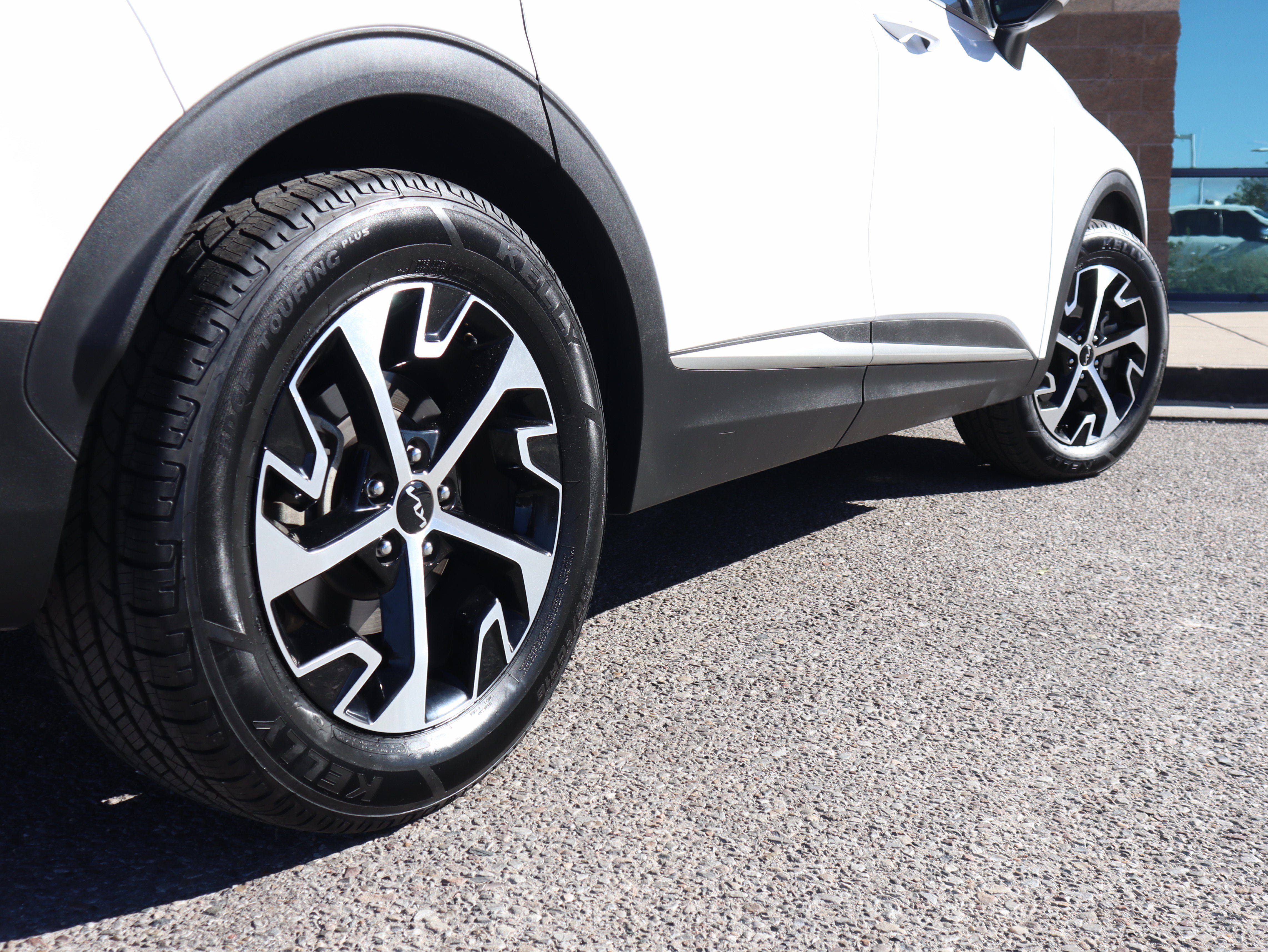 Used 2023 Kia Sportage EX FWD image 11