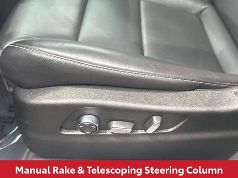 Used 2025 Cadillac XT4 Premium Luxury FWD image 14