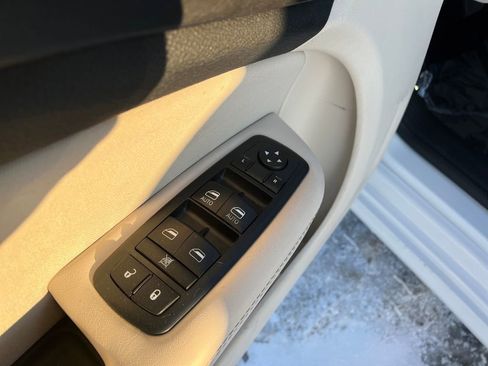 Used 2015 Chrysler 200 Limited w/ Convenience Group image 13