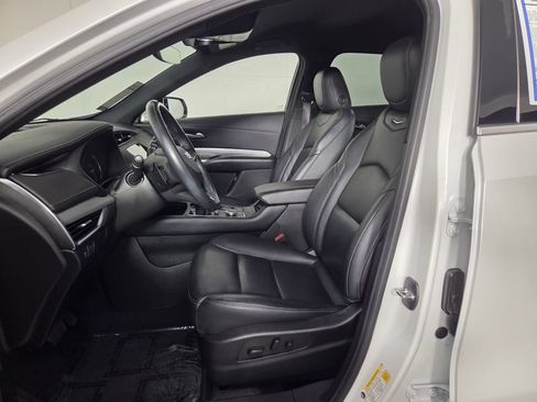 Used 2023 Cadillac XT4 Premium Luxury FWD image 10