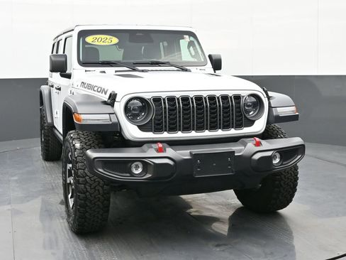 Used 2025 Jeep Wrangler Unlimited Rubicon image 8