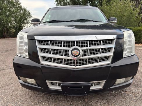 Used 2013 Cadillac Escalade ESV Platinum AWD/4WD image 4