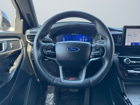 Used 2022 Ford Explorer ST w/ ST Street Pack image 11