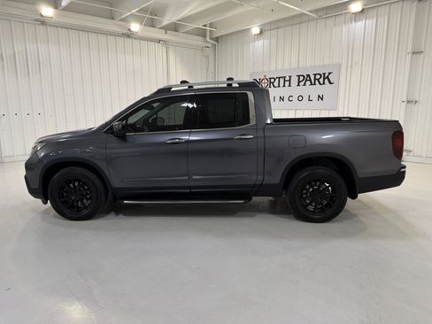 Used 2017 Honda Ridgeline RTL-E image 2
