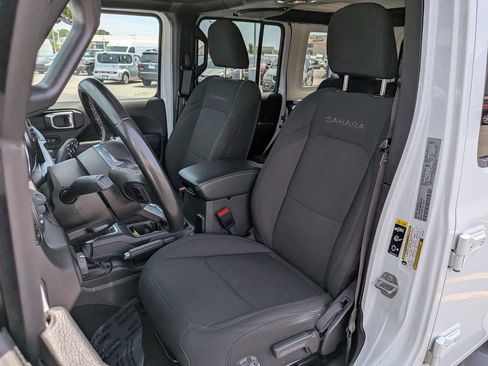 Used 2021 Jeep Wrangler Unlimited Sahara AWD/4WD image 12