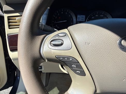 Used 2011 INFINITI M37 image 25
