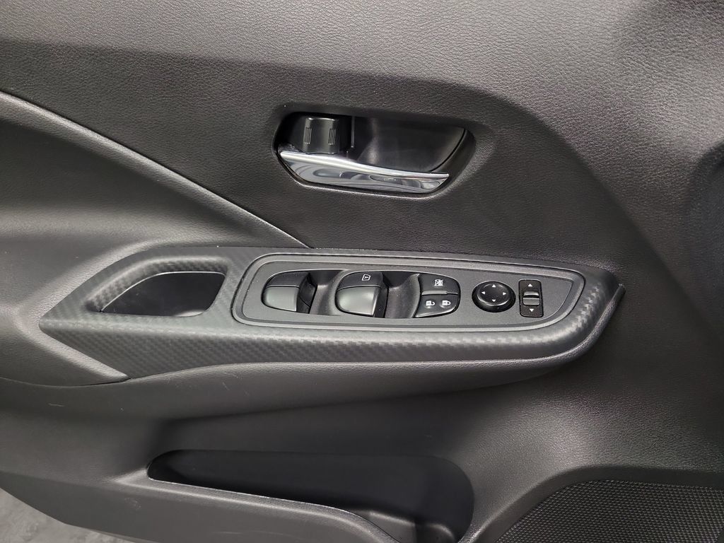 Used 2025 Nissan Versa SV FWD image 24