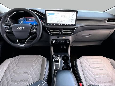 Used 2023 Ford Escape Platinum w/ Premium Technology Package AWD/4WD image 16