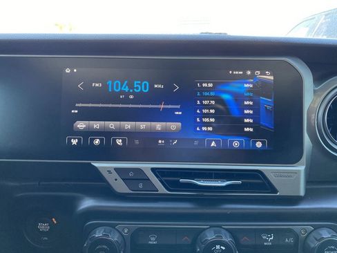 Used 2020 Jeep Wrangler Unlimited Sahara image 5