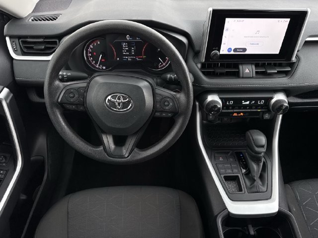 Used 2025 Toyota RAV4 XLE AWD/4WD image 12