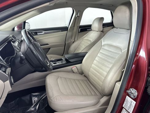 Used 2018 Ford Fusion SE w/ Fusion SE Technology Package image 15