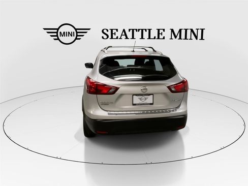 Used 2017 Nissan Rogue Sport SL w/ SL Premium Package image 9