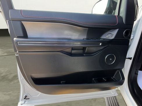 Used 2021 Ford Expedition Limited image 16