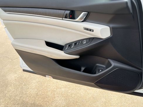 Used 2022 Honda Accord EX-L image 12