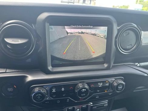 Used 2022 Jeep Wrangler Unlimited Sport AWD/4WD image 21