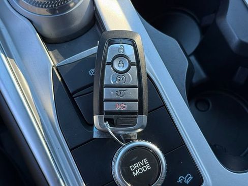 Used 2022 Ford Explorer XLT w/ Equipment Group 202A AWD/4WD image 12