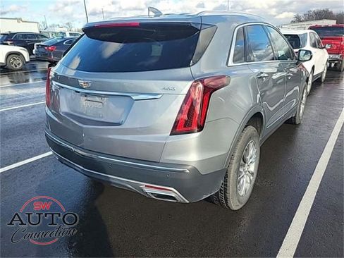 Used 2023 Cadillac XT5 Premium Luxury image 2