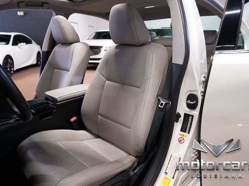 Used 2016 Lexus ES 350 w/ Accessory Package FWD image 24