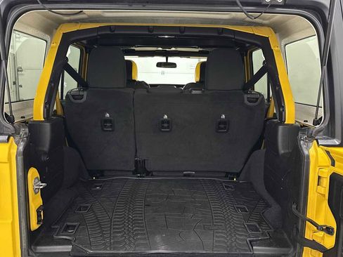 Used 2019 Jeep Wrangler Unlimited Sahara image 28