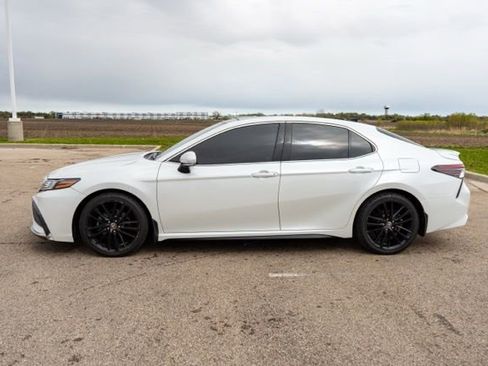 Used 2021 Toyota Camry XSE w/ Blackout Package (TMS) FWD image 4