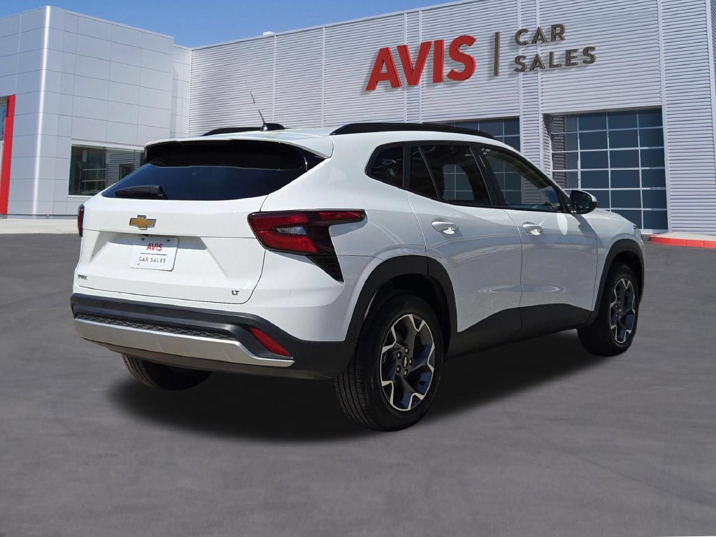 Used 2026 Chevrolet Trax LT FWD image 6