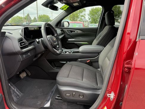 Used 2024 Chevrolet Traverse LT w/ Trailering Package AWD/4WD image 11