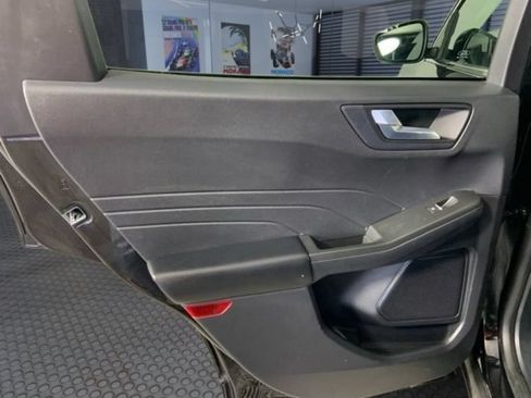 Used 2022 Ford Escape Titanium AWD/4WD image 18