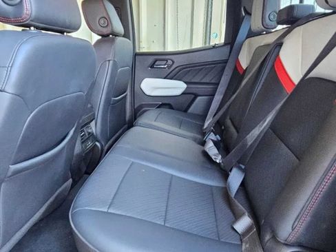 Used 2024 GMC Canyon AT4X AWD/4WD image 16