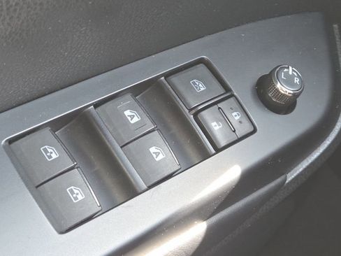 Used 2019 Toyota Highlander SE AWD/4WD image 34