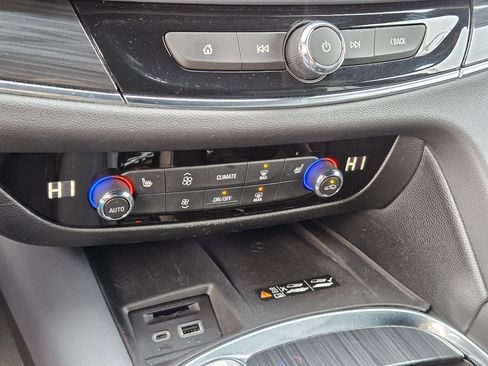 Used 2024 Buick Enclave Essence image 24