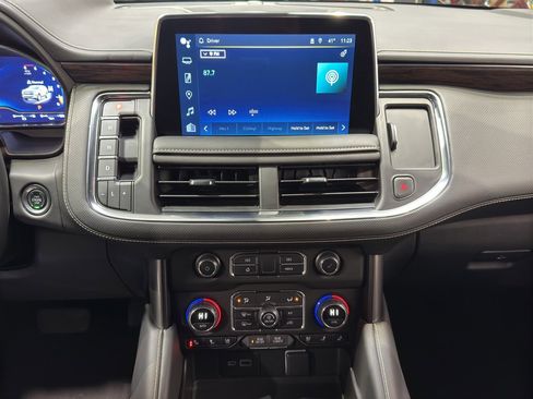 Used 2024 Chevrolet Suburban Premier image 29