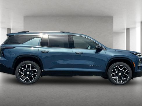 New 2026 Chevrolet Traverse High Country FWD image 3
